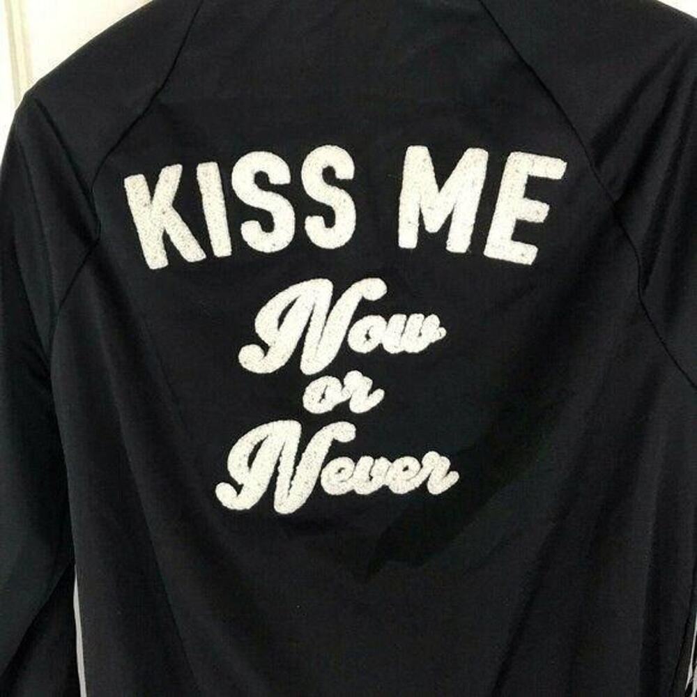 Forever 21 Track Jogging Jacket Front Zip Kiss Me Emblem Sz Small Black Vintage - Picture 7 of 8